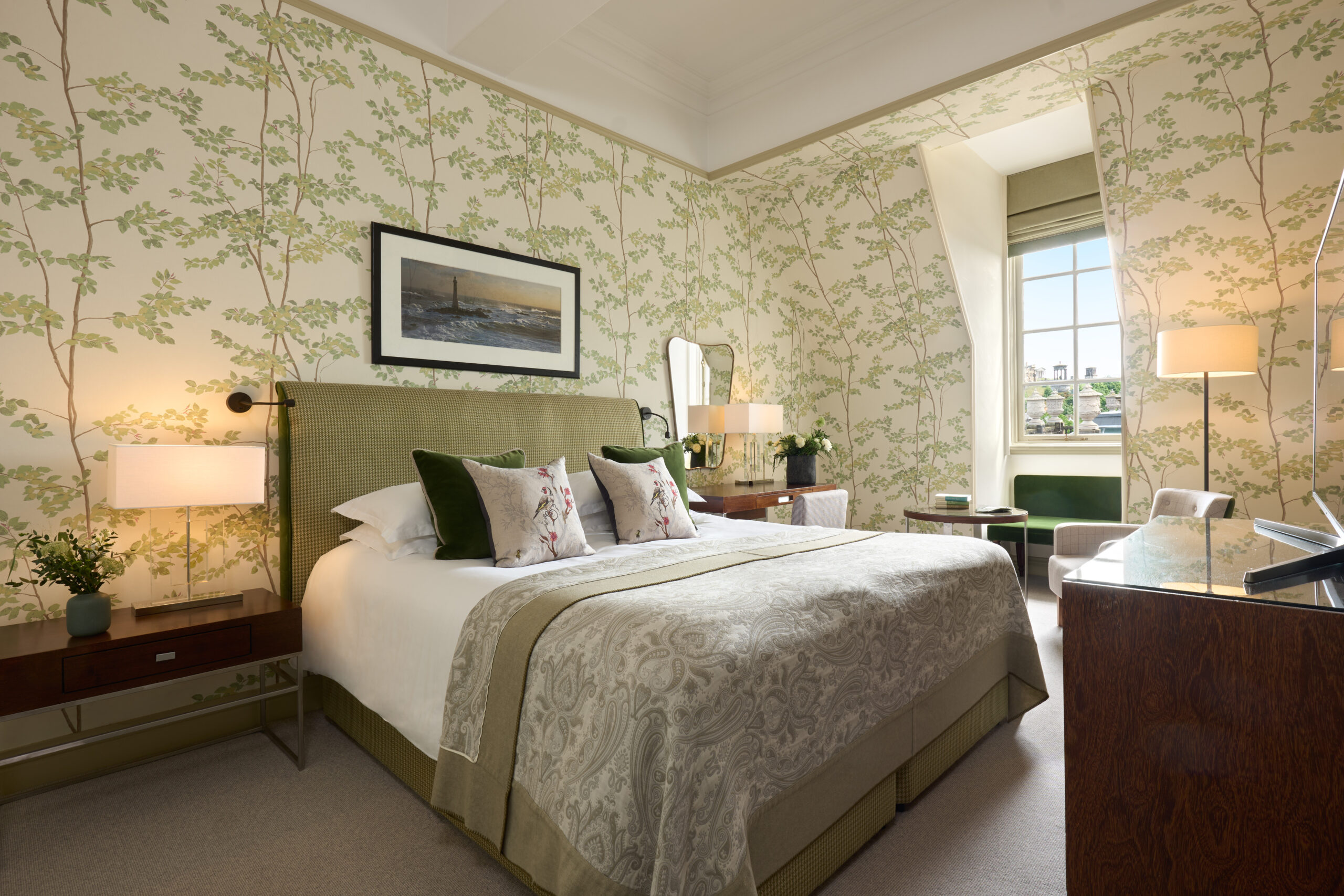 The Balmoral Hotel in Edinburgh, luxury hotel in Scotland city centre