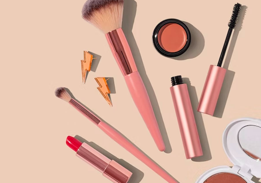 Essential Makeup Tools Everyone Should Have